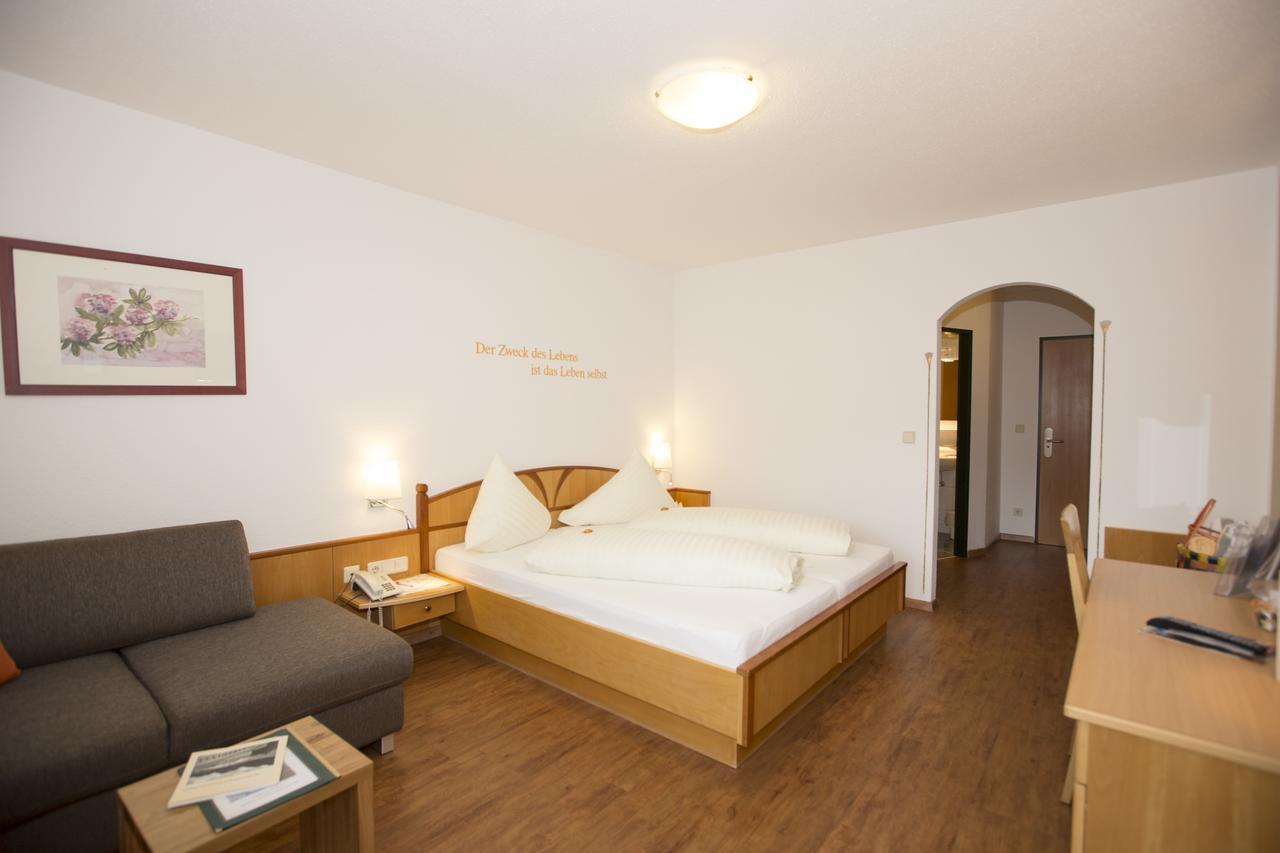 Regitnig - 4 Sterne Hotel Und Chalets Weissensee Buitenkant foto